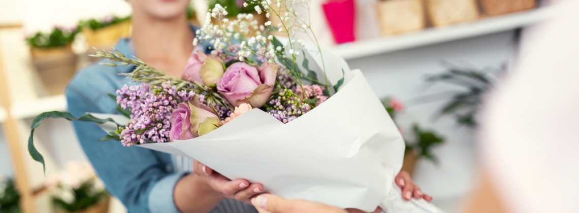 Какие цветы нельзя дарить девушке и женщине: советы флористов