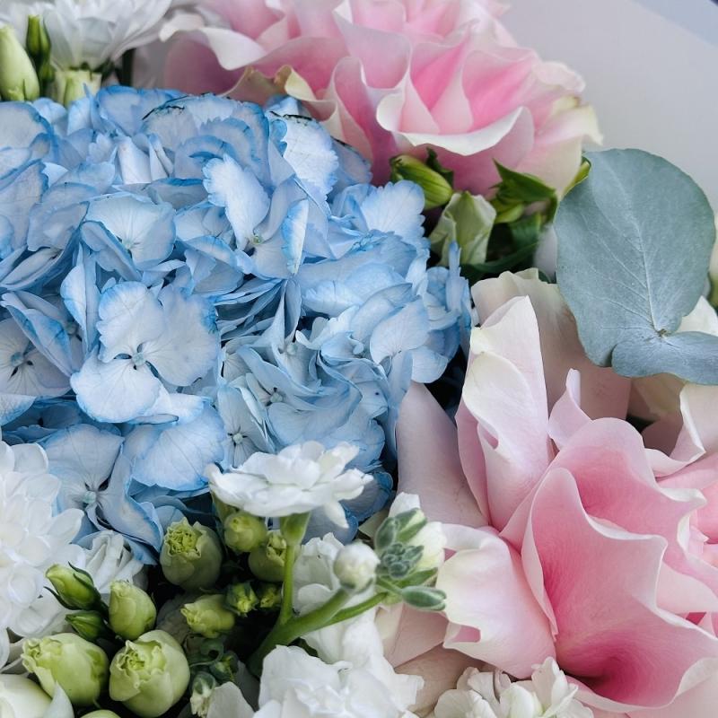 Нежный букет с розами , эустомой и гортензиями «АРИЭЛЬ» Нежный букет с розами , эустомой и гортензиями «АРИЭЛЬ»