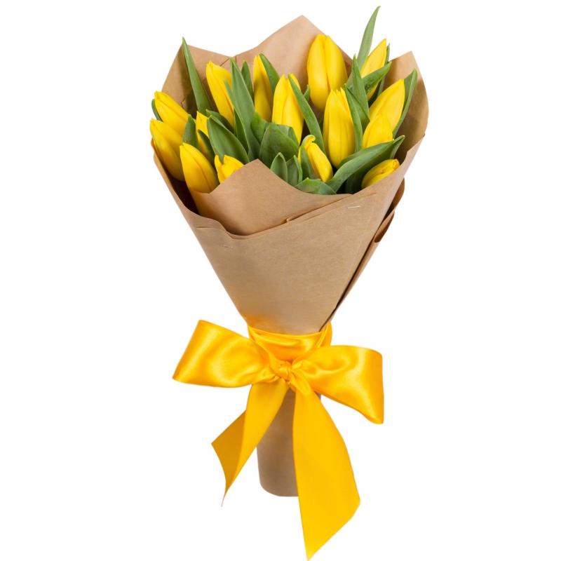 Букет из 15 жёлтых тюльпанов в Крафте 