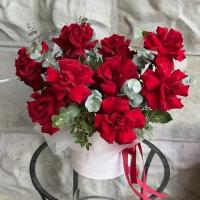 Французские Королевские Розы в коробке LOVE GRAND