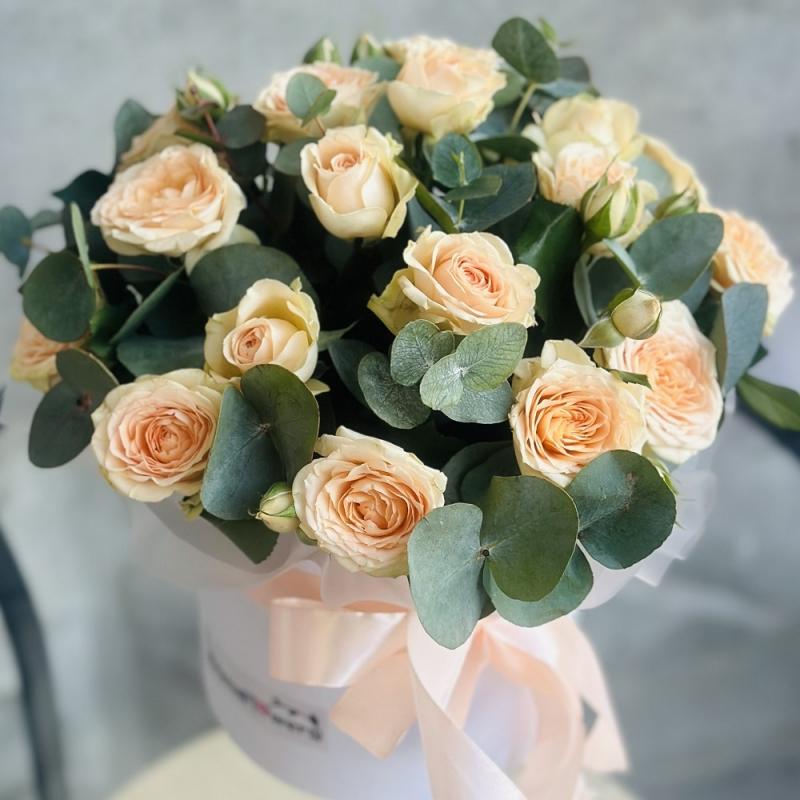 Чайные розы в коробке «Лидия» Чайные розы в коробке «Лидия»