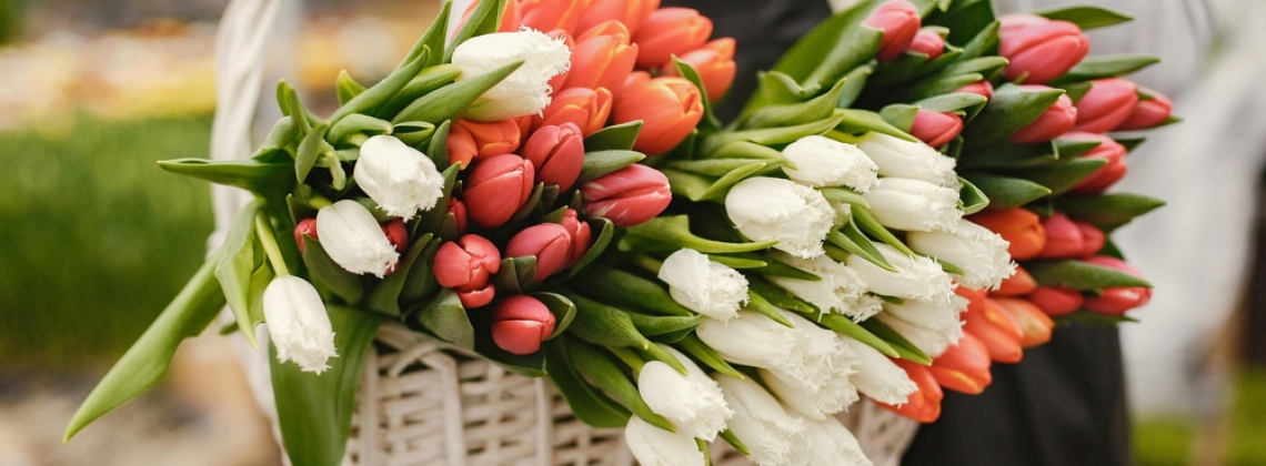 Самые популярные цветы для букета на 8 марта