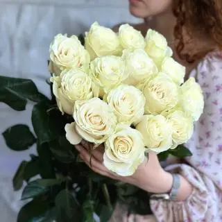 15 Элитных Белых Роз «Мондиаль»